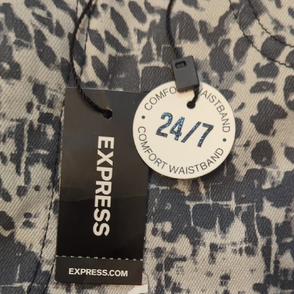 Express Skinny High Rise Stretch Jeans NWT - Picture 3 of 5